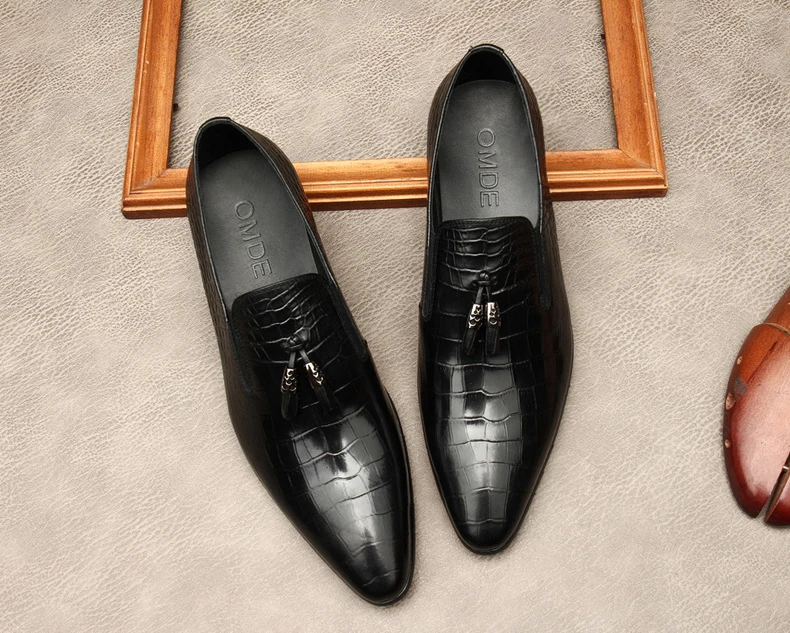 

2021 Office Shoes Mens Tassel Loafer Genuine Leather Black Fashion Slip On Men Dress Shoes Designer Business Wedding Formal Shoe