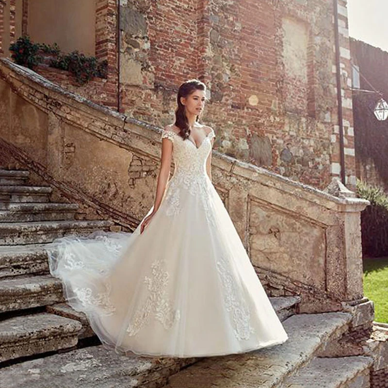 

MNGRL Luxury Retro V-neck Sleeveless White Lace 3D Flower Wedding Gown Plus Size Tail Bridal Dresses Fluffy Skirt