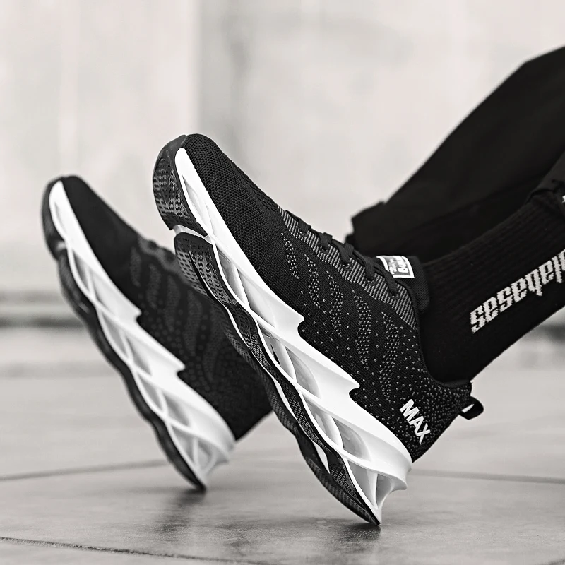

Fashion Men Lightweight Blade Running Shoes Shockproof Lack Up Breathable Male Sneakers Height Increase Walking Gym Shoes Man