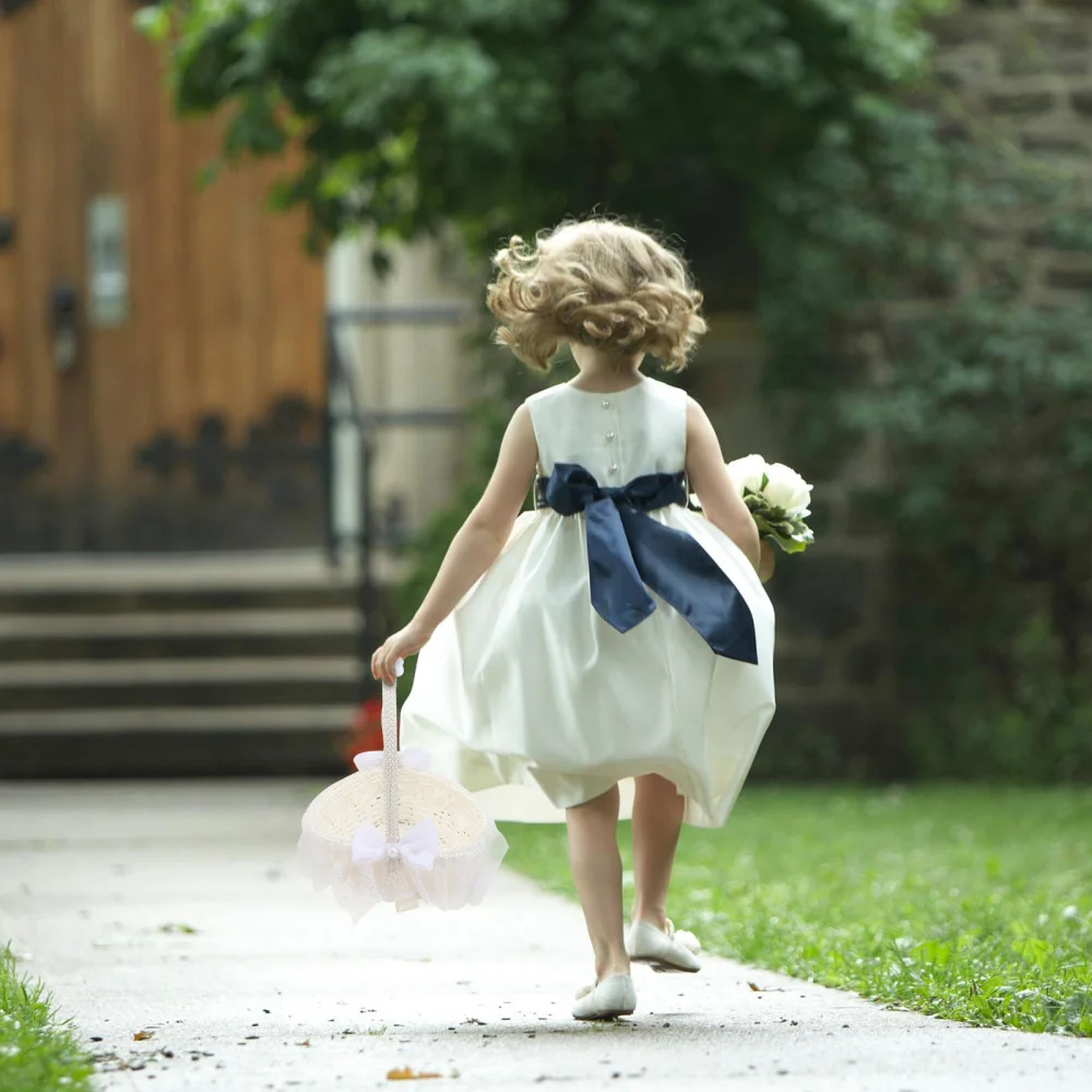 

Heart-Shaped Flower Girl Basket Flower Basket Photo Props Wedding Supplies