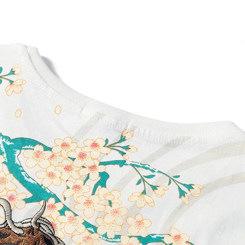 

2021 New Arrival O-neck Floral T Shirt Men Hip Hop Tshirt Original Summer Heavy Embroidery Carp Loose Man Cotton Short Animal