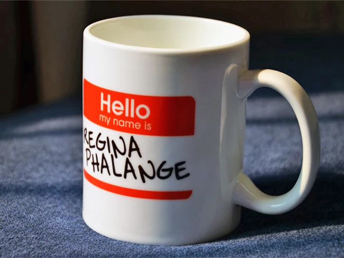 Кружки для кофе молока чая с буквами Фиби из сериала Друзья белая керамическая