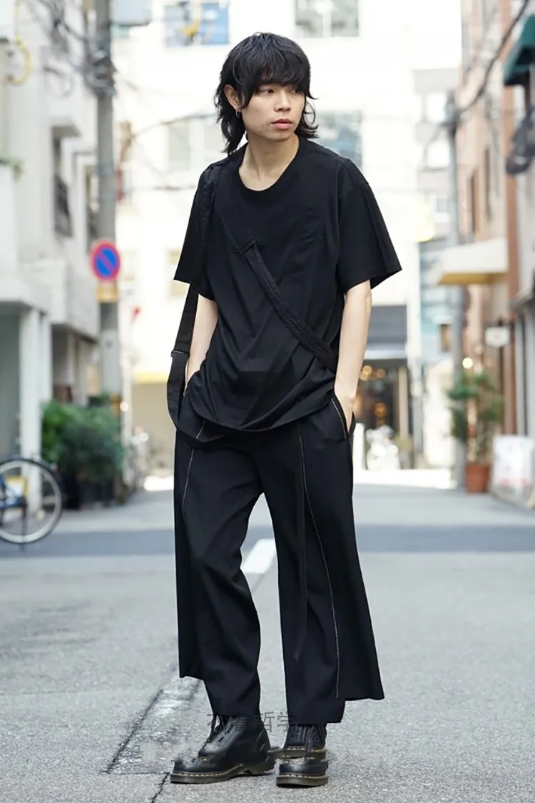 Мужская Повседневная футболка 2020 свободно соединена с черными подтяжками |