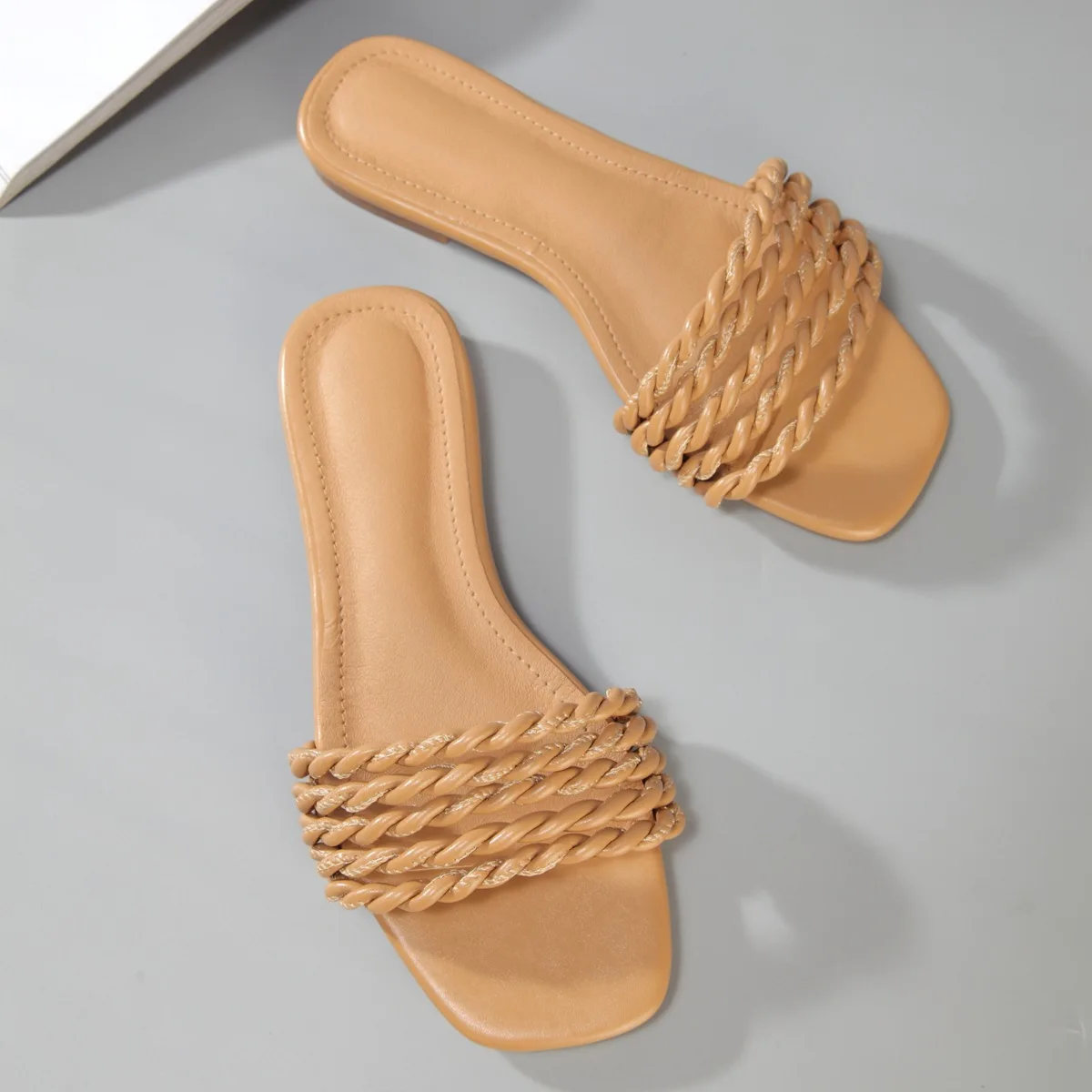 

Women Summer Flat Slippers Rhinestone Shoes Open Toe Roman Beach Sandals Ladies Sexy Flip Flops Black Non-slip Slides