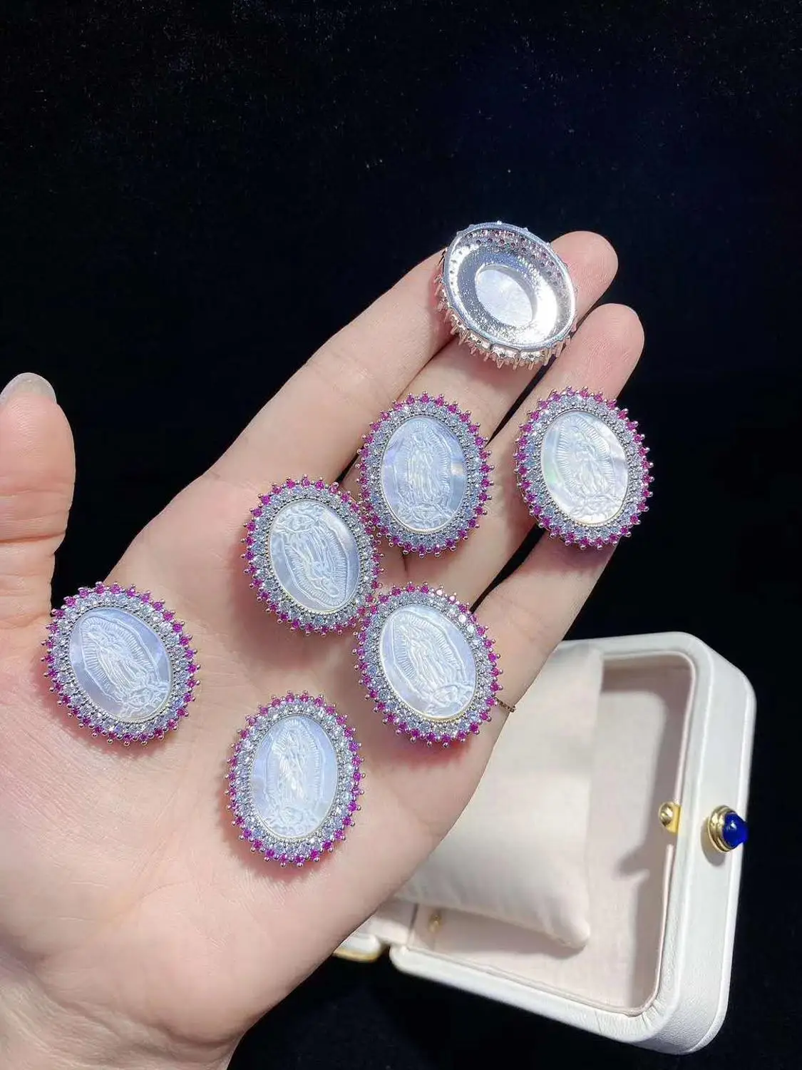 Женское ожерелье с подвеской 17 5 &quotв виде белой раковины разноцветным кубическим