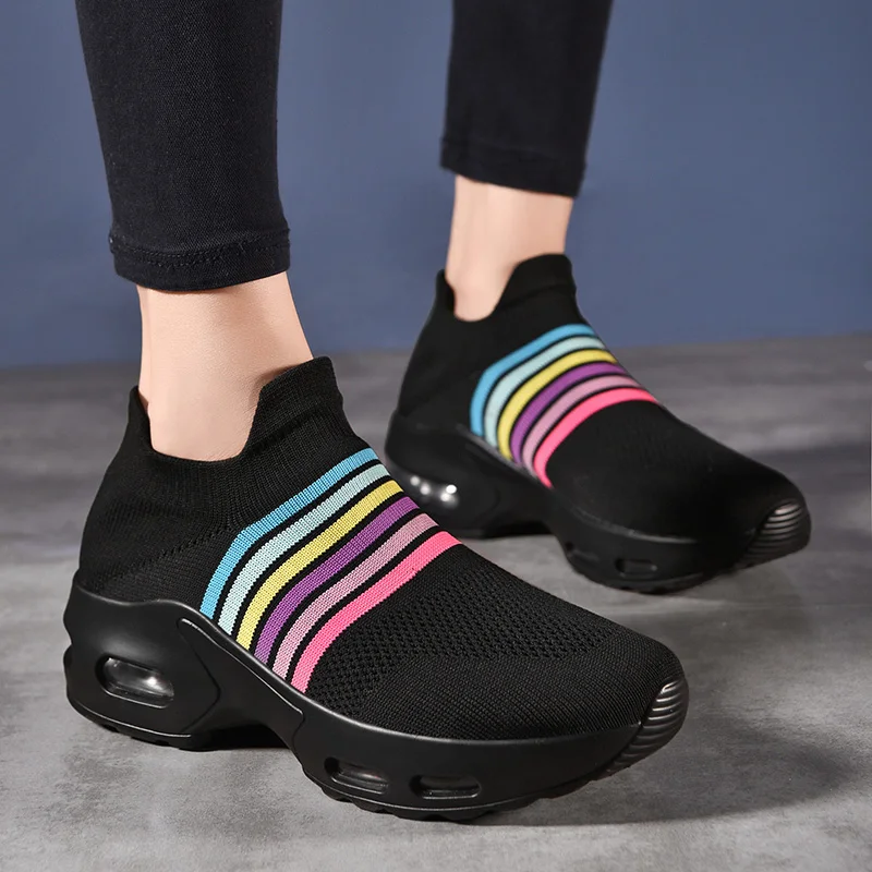 Женские кроссовки без шнуровки дышащие сетчатые сникерсы на плоской подошве для