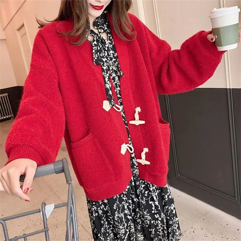 

Lamb Wool 2021 Autumn New Style Loose Loose Lazy Sweater Coat Female Horn Buckle Loop Velvet Solid Color Knitted Cardigan