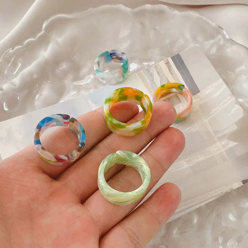 

2021 New Transparent Resin Acrylic Colourful Ring Sets Simple INS Korea Geometric Round Rings Set for Women Jewelry Party Gifts