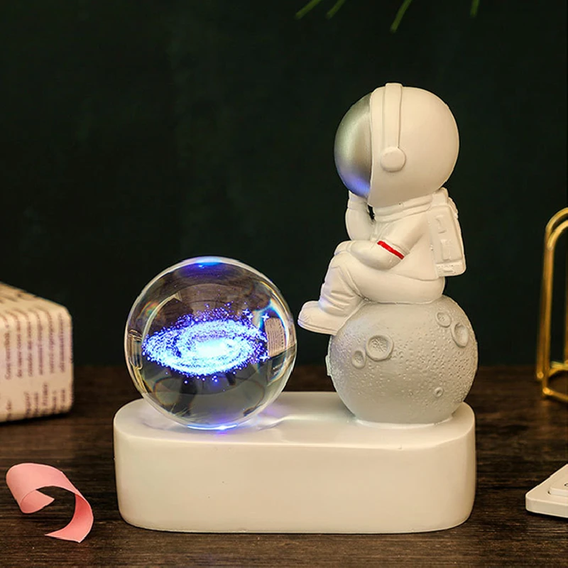 Светодиодный ночсветильник современный полимерный хрустальный шар астронавт