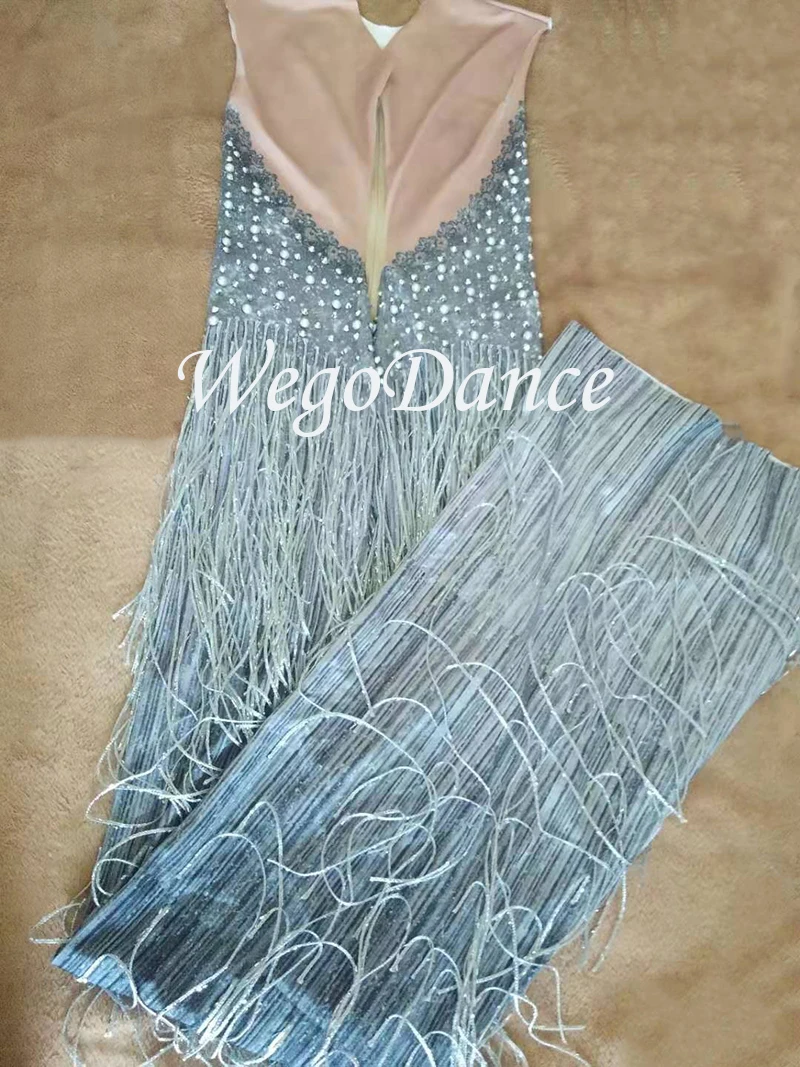 Новинка длинное облегающее платье с бахромой телесного цвета стразы кисточками