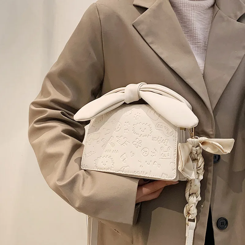 

Женская сумка в западном стиле, популярная новинка 2021, трендовая однотонная модная универсальная сумка-мессенджер на одно плечо, маленькая ...