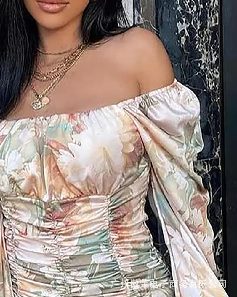 

New women's color flower printed off shoulder long sleeve Mini Skirt