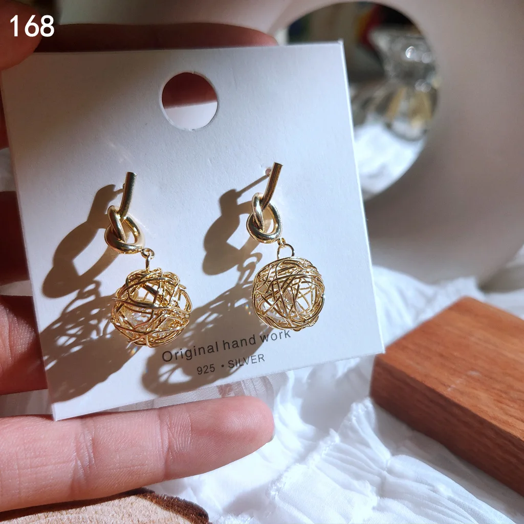 

Creative hand-made glass crystal Japanese style earrings earrings hand-woven jewelry