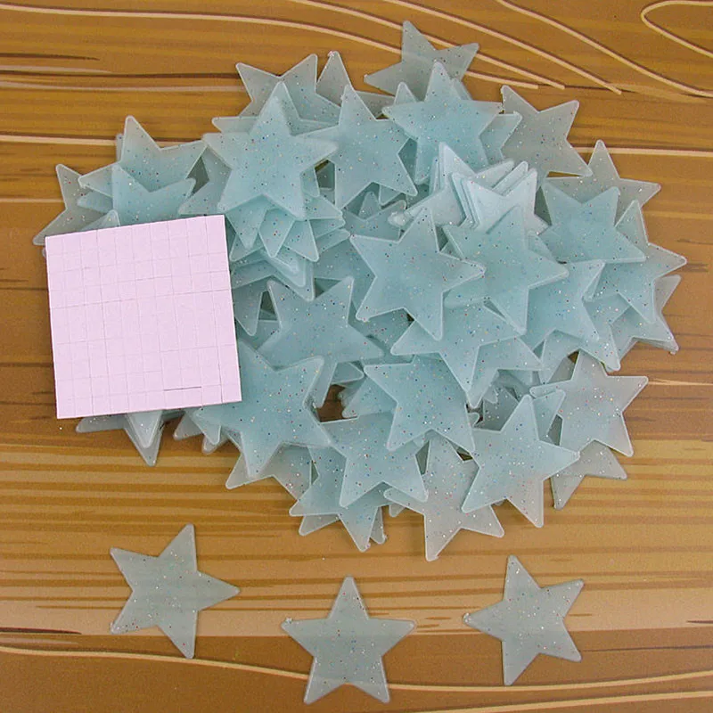 

100 Pcs Stars Moon Glowing In The Dark Sticker Lighting in Night Art Stickers Home Decoration Supplies Free Shipping