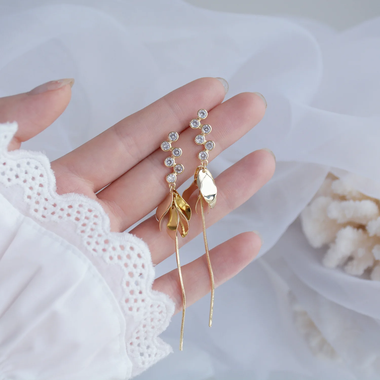 Женские серьги гвоздики с кисточками кристаллами|Серьги-гвоздики| |