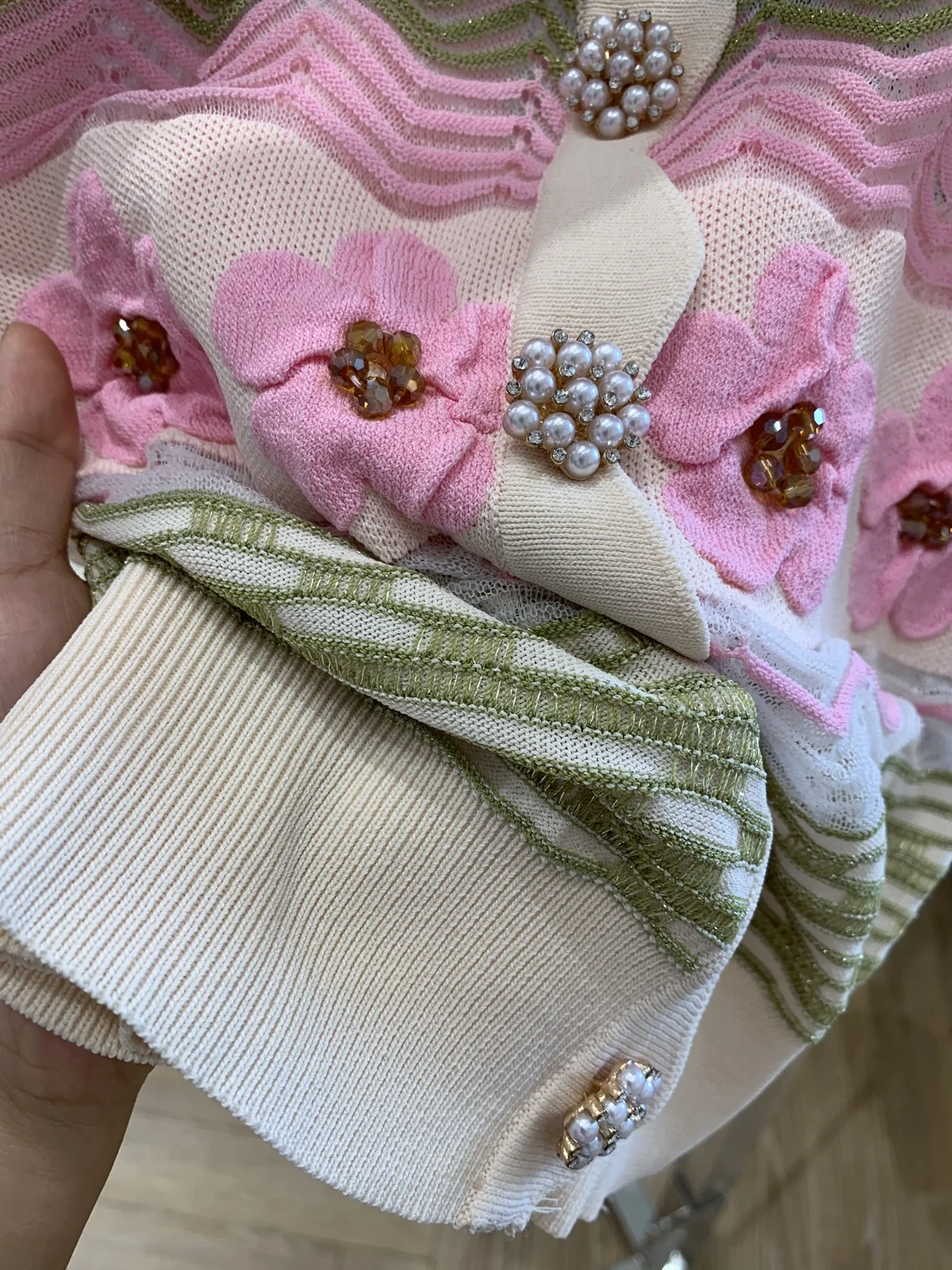

Runway Women Summer Vintage Beading Flowers Jacquard Knitwear Ice Silk Thin Knitted Sweater Tops V-Neck Short-Sleeved Cardigan