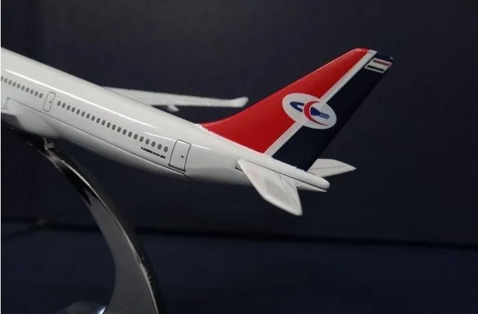 Модель самолета A330 металлическая модель для детей подарок на Рождество 1:400| |