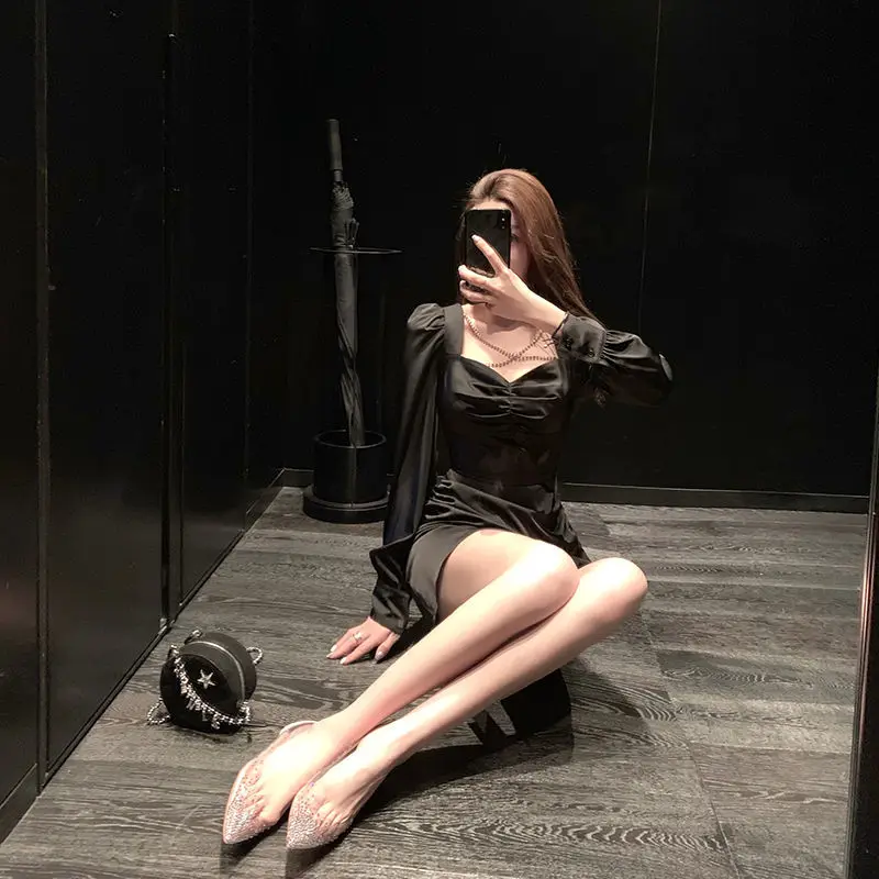 Соблазнительное платье женское модное мини с квадратным вырезом и длинным