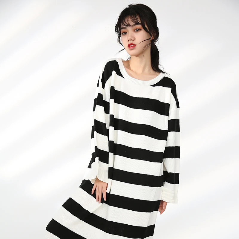 

LANMREM Causal Women's Black White Stried Kint Sweater Dresses 2021 Autumn Witner Loose Big Size Dresses Long Sleeve Cloth A1661