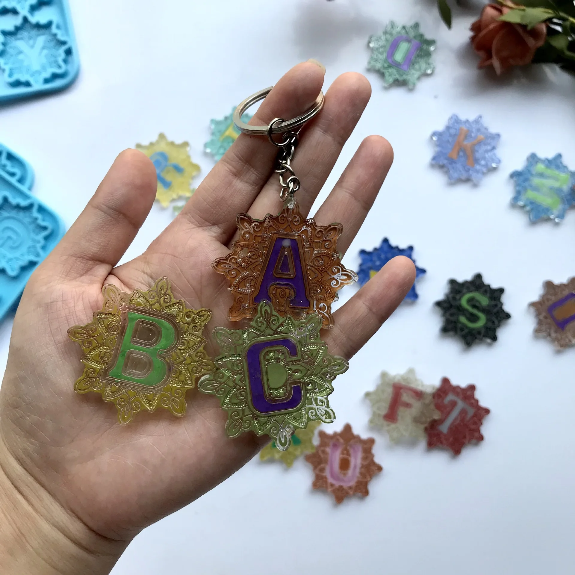 

New DIY Mandala Flower Shaped Letter Keychain Pendant Silicone Molds Resin UV Epoxy Mold Crystal Home Decoration Crafts Tools