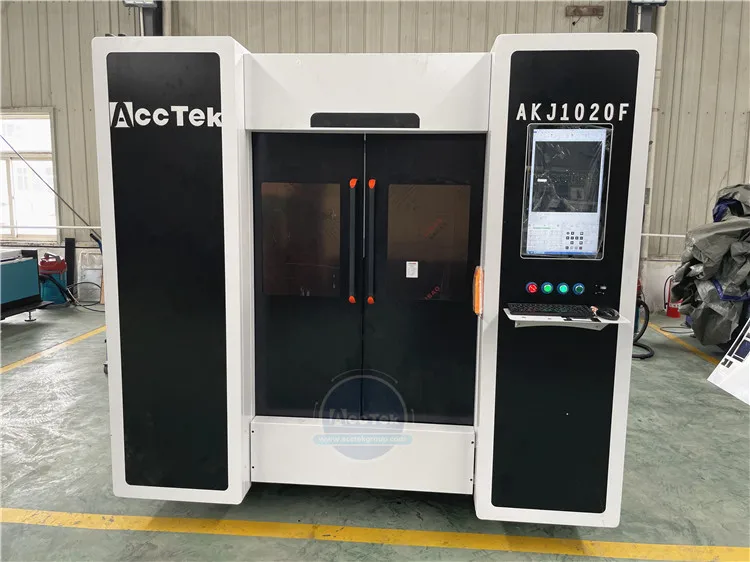 Small Work Table New Design 1000*2000mm Enclosed Laser Cutter machine for Stainless Sheet 4mm |