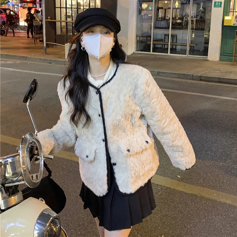 Новинка зимы 2021 модное маленькое плюшевое пальто Miss CocoLi с запахом женское