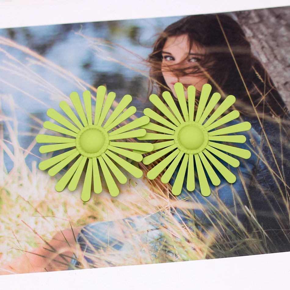 Женские серьги-гвоздики с цветами 6 цветов | Украшения и аксессуары