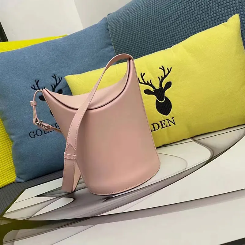 

Ladies new exquisite girl bucket bag fashion design leather messenger bag casual all-match fashion shoulder bag