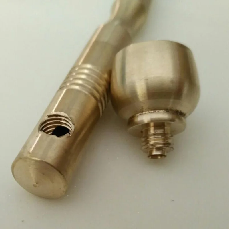 Металлическая двухсекционная курительная трубка двойного назначения и сигареты