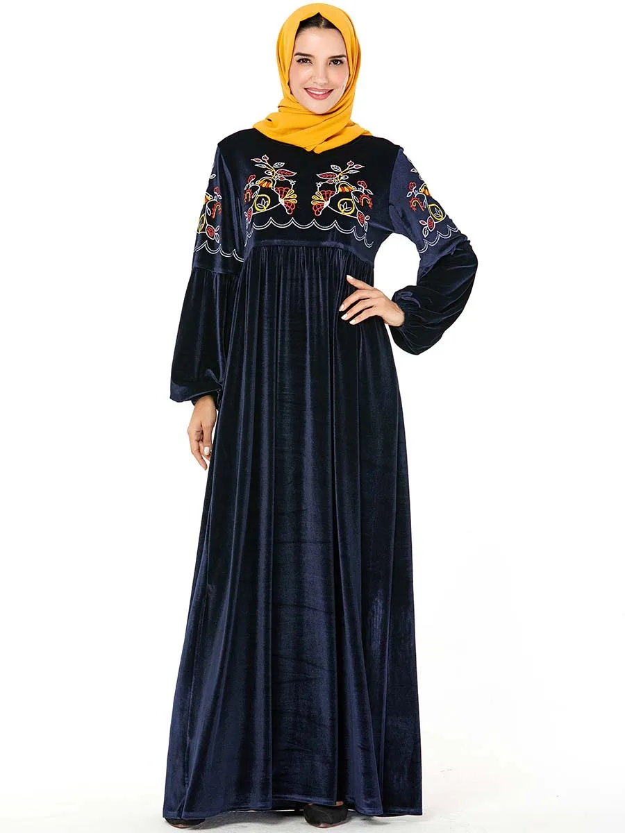 Женское длинное бархатное платье с цветочной вышивкой и круглым вырезом |