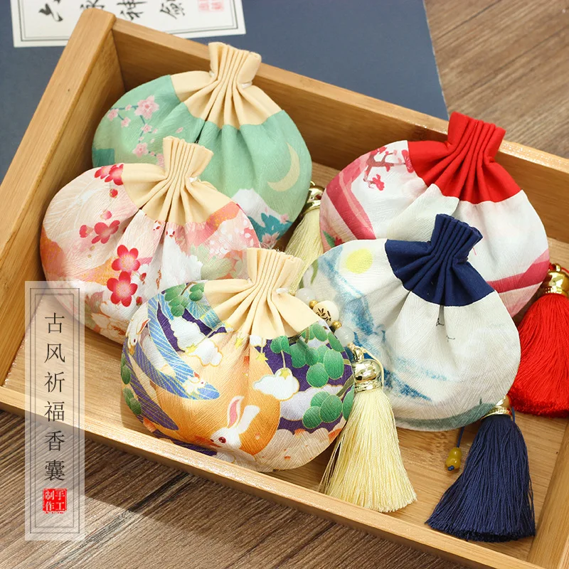 

Сумка для хранения ювелирных изделий в китайском стиле, сумочка из искусственного шелка ручной работы с винтажным рисунком на удачу, с кист...