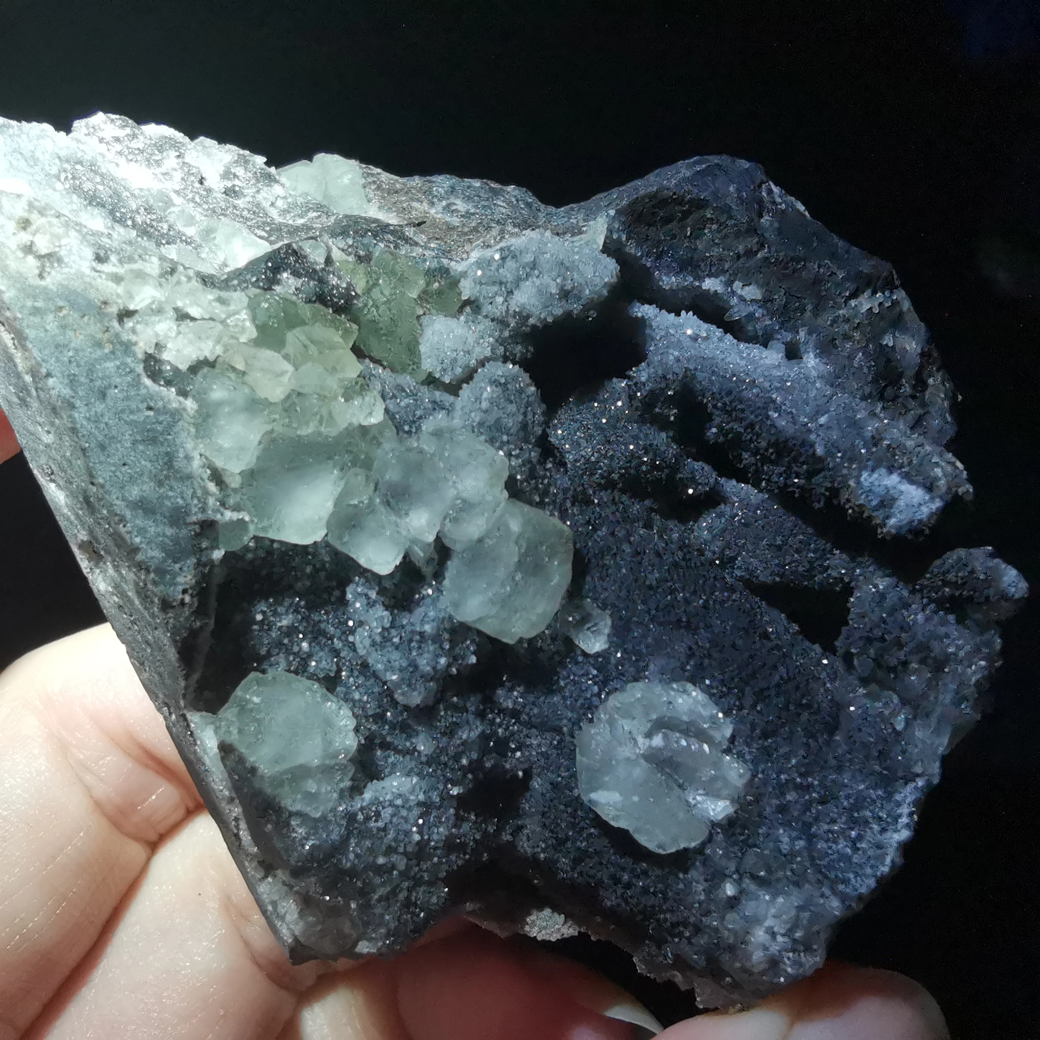 

82.9gNatural rare grass green fluorite mineral specimen stone cluster healing crystal stone decoration QUARTZ GEM
