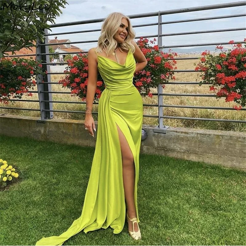 

Green Bridesmaid Dresses Spaghetti Straps A-Line Side Slit Silk Satin Pleated Wedding Bridesmaid Gowns With Lace Up Back
