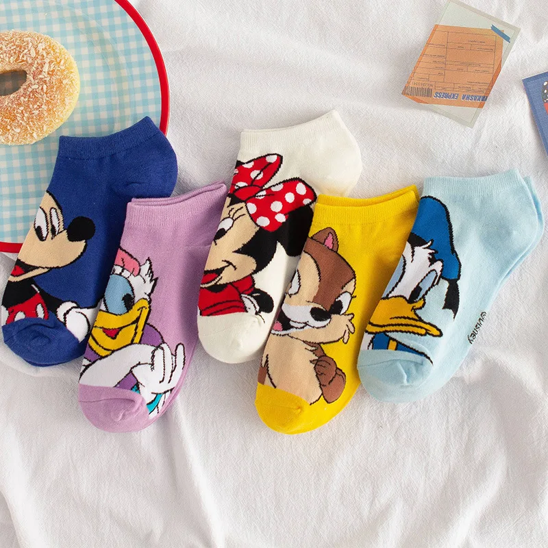 

Disney new couple models women's socks cotton breathable Mickey / Donald Duck / Minnie pattern five-color wild socks adult socks