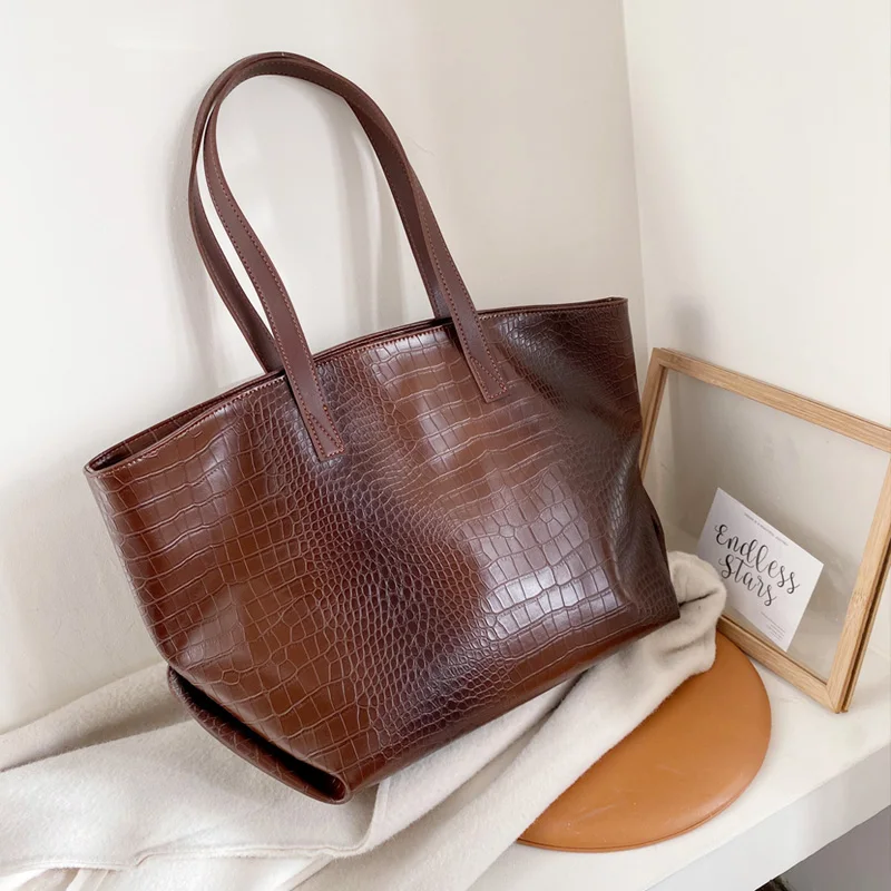 Сумка из искусственной кожи однотонная короткая серая черная большая