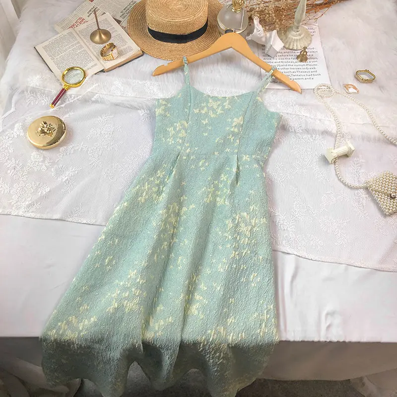 

2021 summer new style plus size women's summer new style small fresh and sweet age-reducing French temperament suspender dress