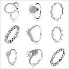 Женское кольцо из серебра 925 пробы с фирменным логотипом и кристаллом