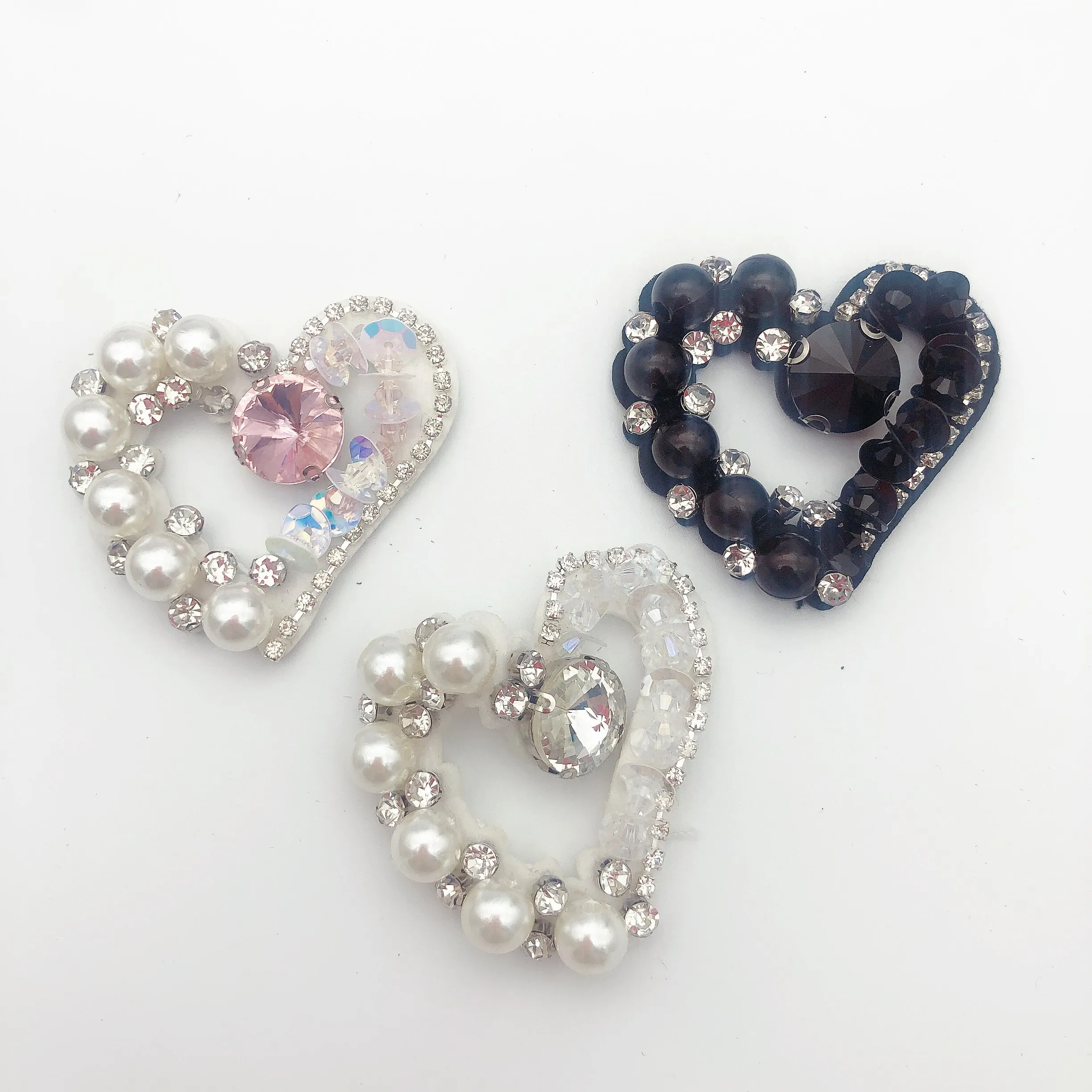 Вышивка ручной работы блестками бусинами цветами звездами сердцами аппликация