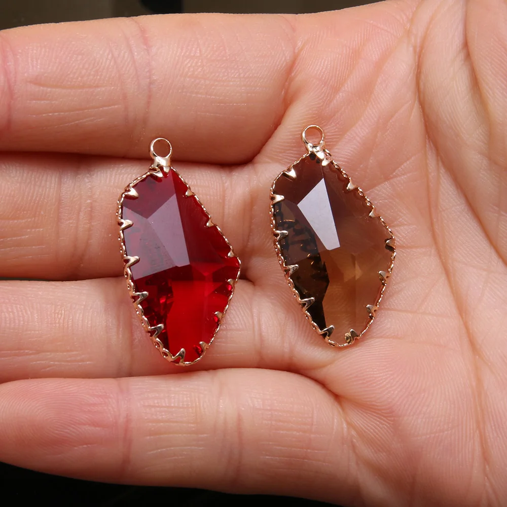 

Irregular Shape Red Glass Crystals Pendant Reiki Healing Natural Stone Amulet DIY Jewelry Gift Size 15x30x8mm