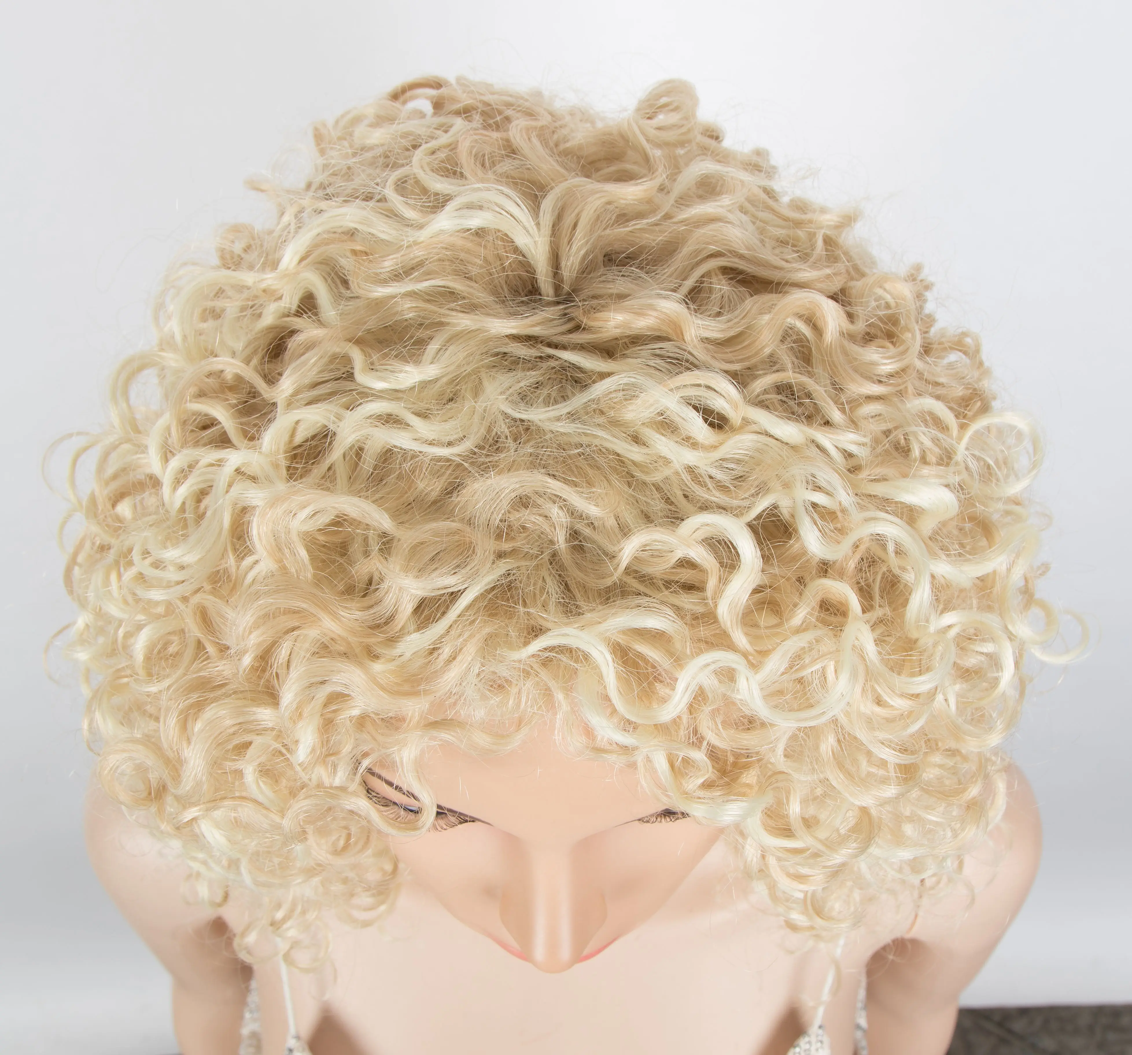 

Short Wigs Afro Kinky Curly Anime Cosplay Synthetic Hair With Bangs Wig For Women 12 Inches Blonde Heat Resistant Fashion Idol