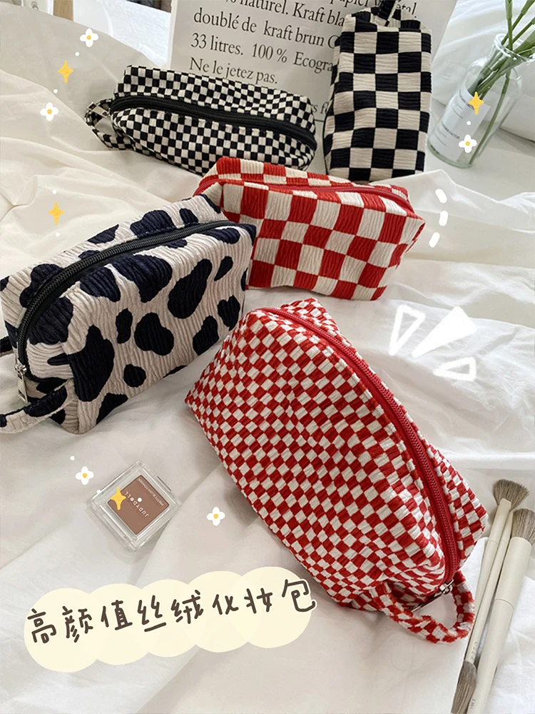 

Женская клетчатая косметичка, дорожная портативная бархатная сумка для хранения в шахматном стиле, женская косметичка, сумка для туалетных...
