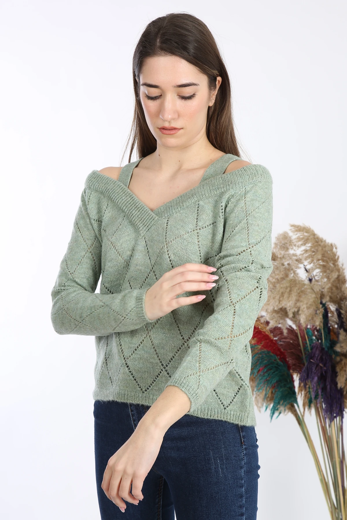 

STRAPPED WOMEN KNITWEAR SWEATER