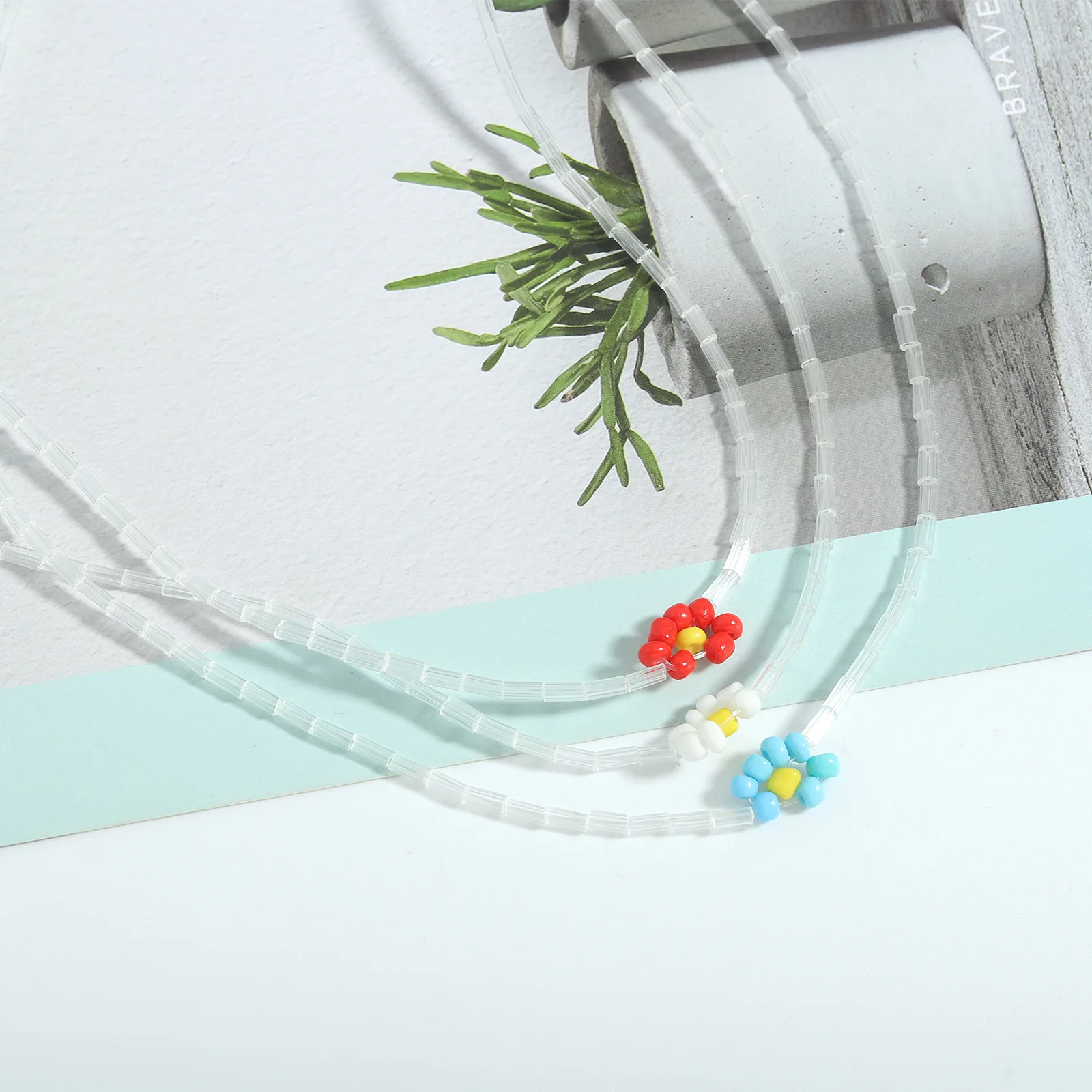 

New Summer Colorful Irregular Flowers Resin Beaded Pendant Transparent Bamboo Choker Necklace for Women Girls Jewelry Gifts