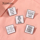 Эмалированная булавка с квадратными забавными буквами для девушек, белая брошь, значок, подарок для детской бижутерии