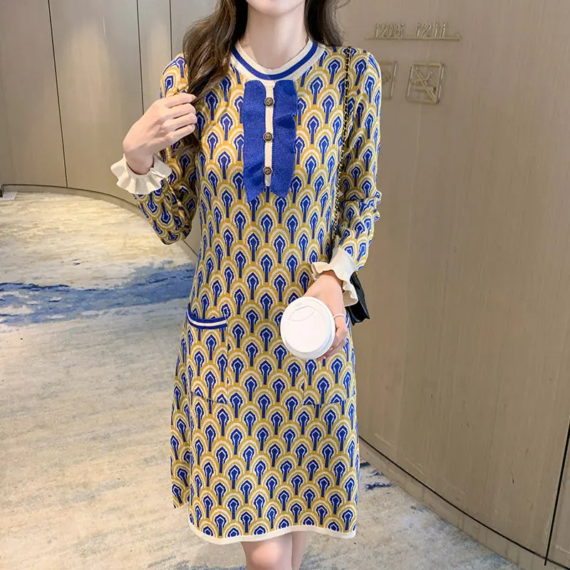 

Autumn Fashion Long Petal Sleeve Knitting Dress Women Retro Pattern Ruffles Patchwork Pocket Loose Elegant OL Sweater Dress