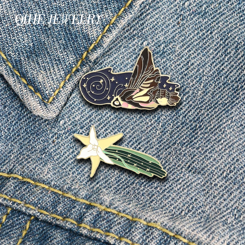 

Noctilucent Clouds flower Enamel Lapel Pins Novel Luminous Brooches Badges Fashion Pins Gifts for Friend Jewelry Wholesale