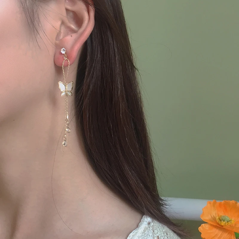 

Huge Bud Ins Hot Sale Butterfly Earrings Elegant Long Tassel Transparent Crystal Dangler Feminia Jewelry Pendant Eardrop Gift