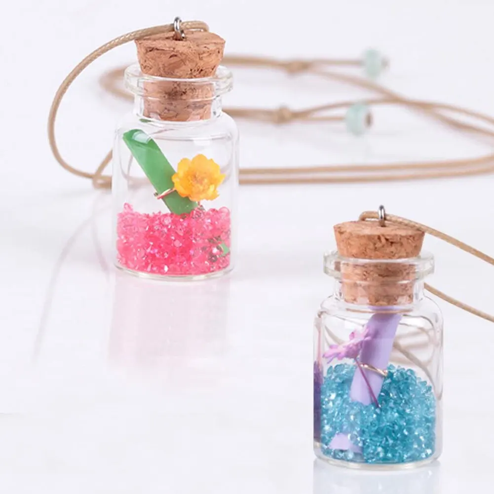 

50Pcs 0.5ML Mini Glass Bottles Delicate Cork Stoppers Wish Bottles DIY Miniature Bottles Favor Cute Small Glass Jars