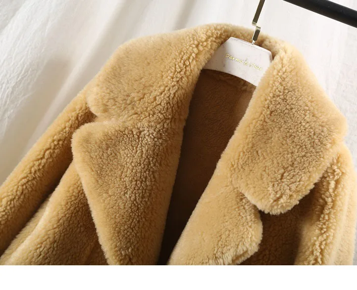 

2021 Korean Winter Female Large Grain Sheep Shearing Composite Fur Real Fur Coat Solid Color 100% Wool Locomotive Jackets