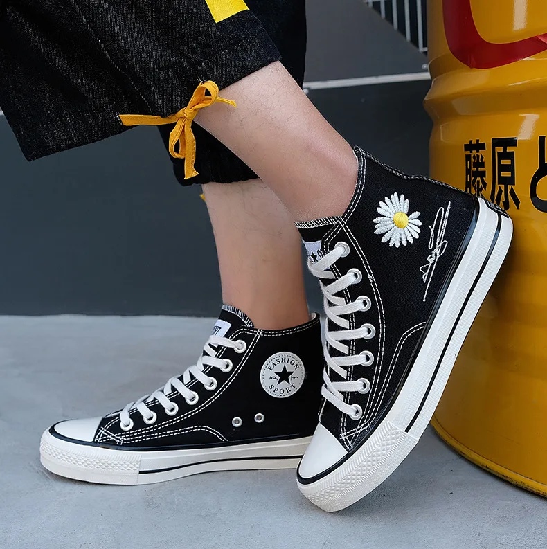 

Men's Fashion Shoes Vulcanized Shoes Men's Sports Shoes Canvas Shoes Flat-soled Comfortable High-top Shoes Size 39-44